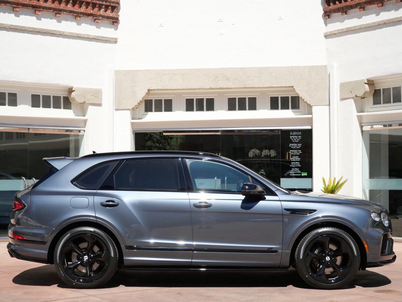 2025 Bentley Bentayga S photo 4