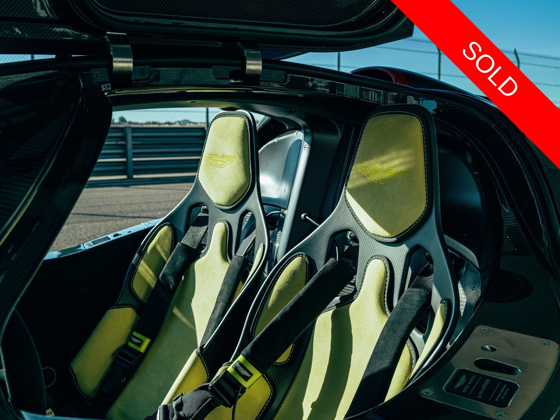 2024 Aston Martin Valkyrie photo 4