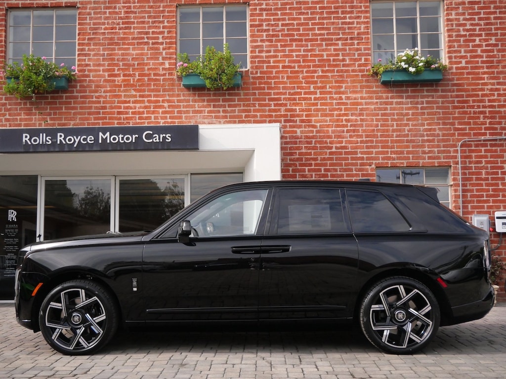 New 2026 Rolls-Royce Black Badge Cullinan