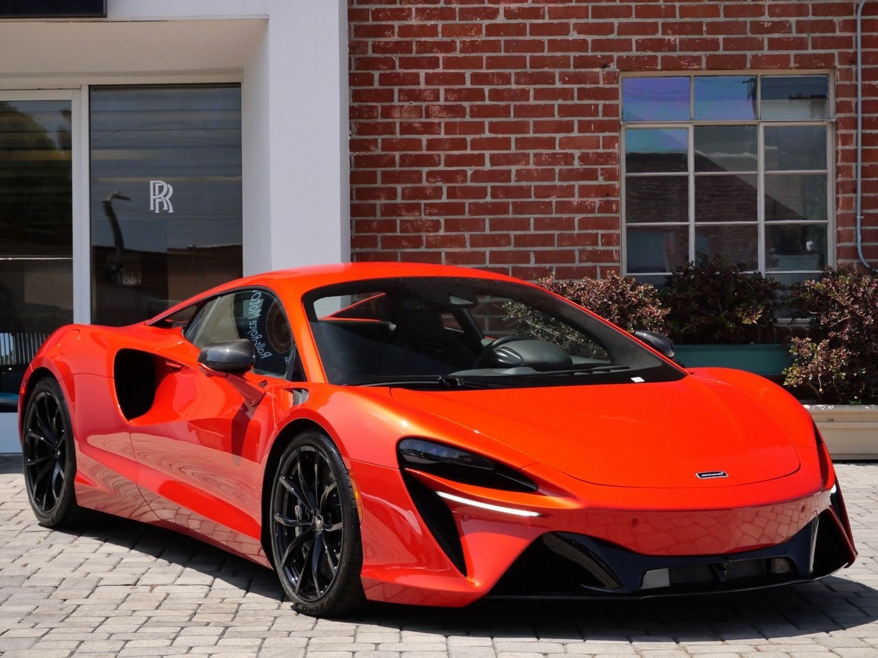 2023 McLaren Artura Base