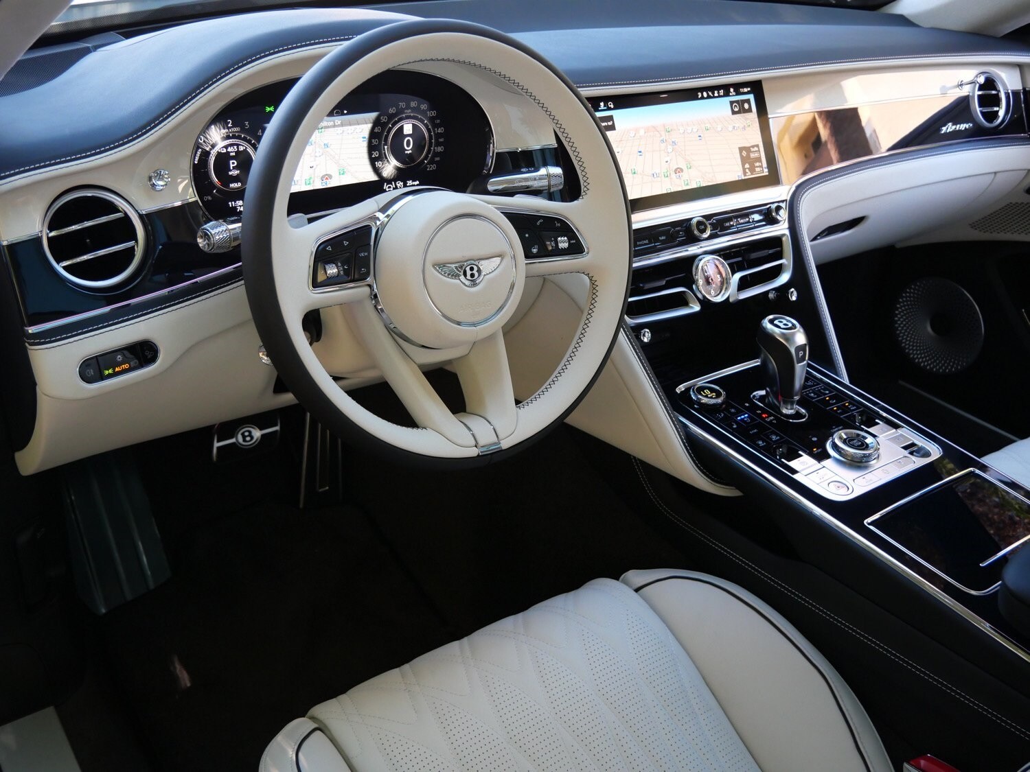 2026 Bentley Flying Spur Azure photo 2