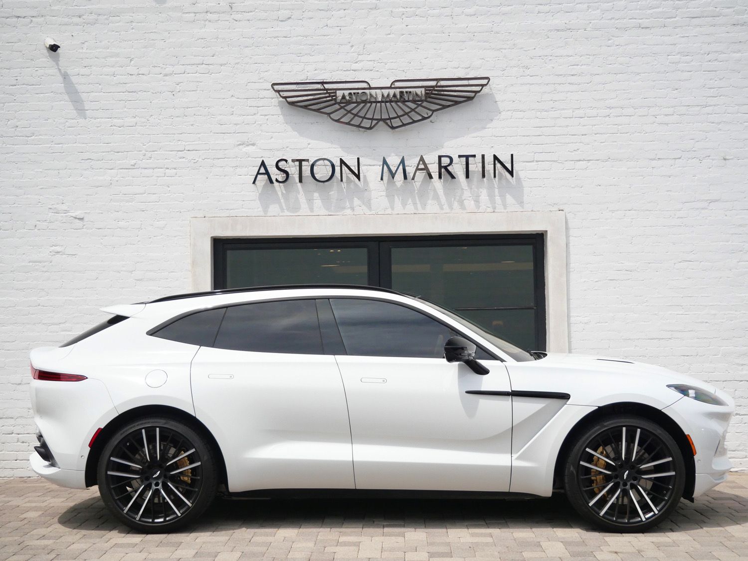 2023 Aston Martin DBX Base - Photo 22