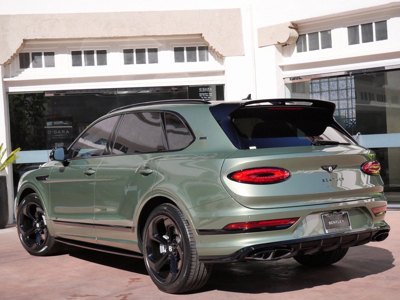 2025 Bentley Bentayga S Black Edition photo 2