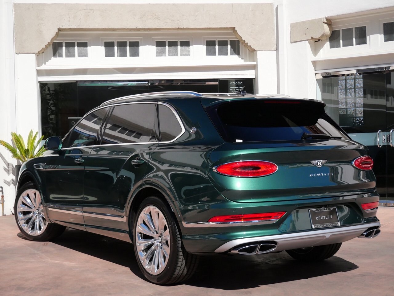 2025 Bentley Bentayga EWB Azure photo 3