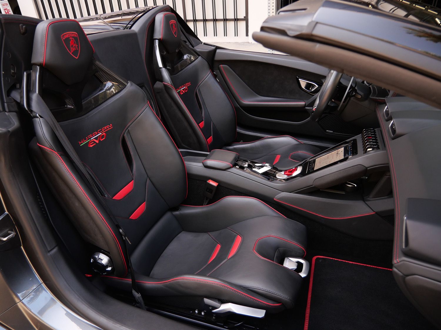 2021 Lamborghini Huracan EVO photo 3