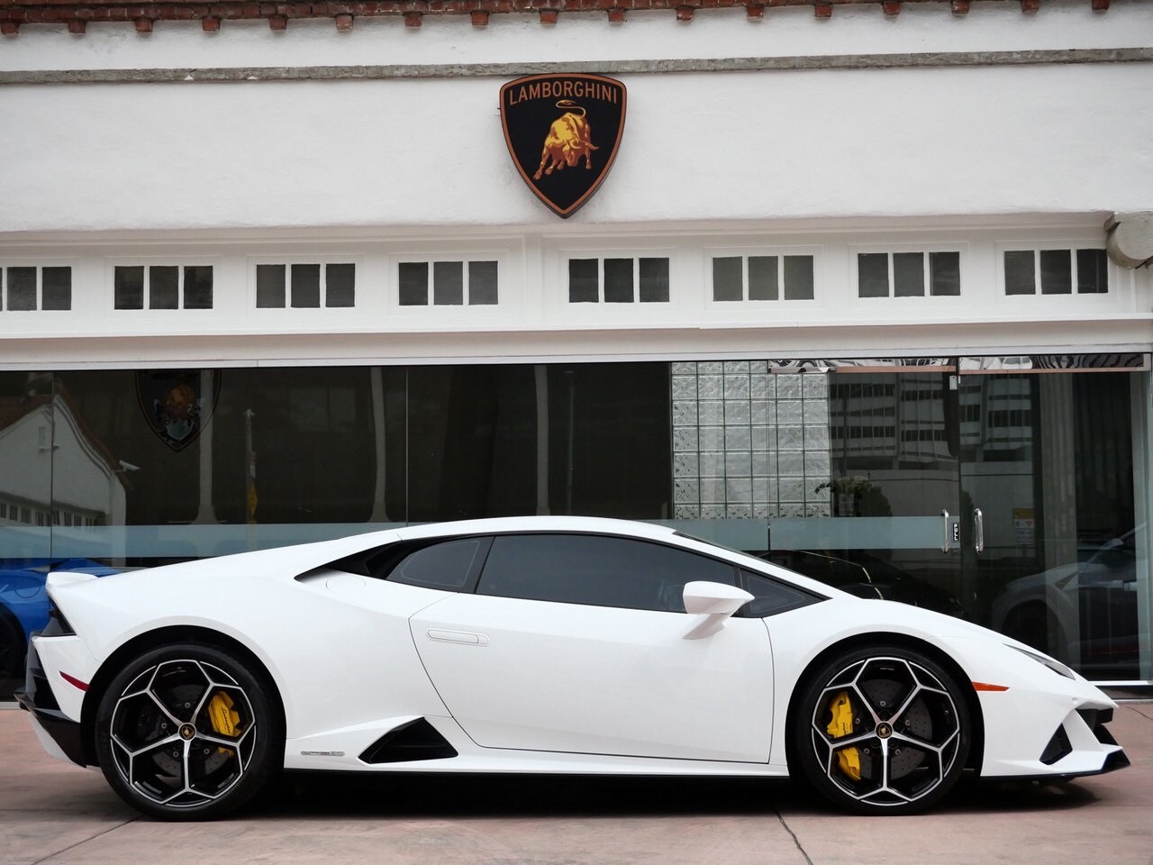 2020 Lamborghini Huracan Evo Coupe photo 2
