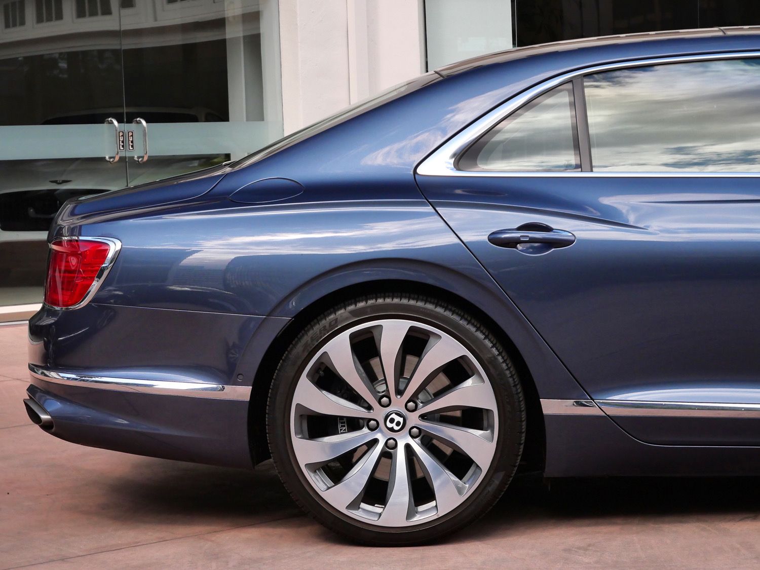 2021 Bentley Flying Spur W12 photo 3