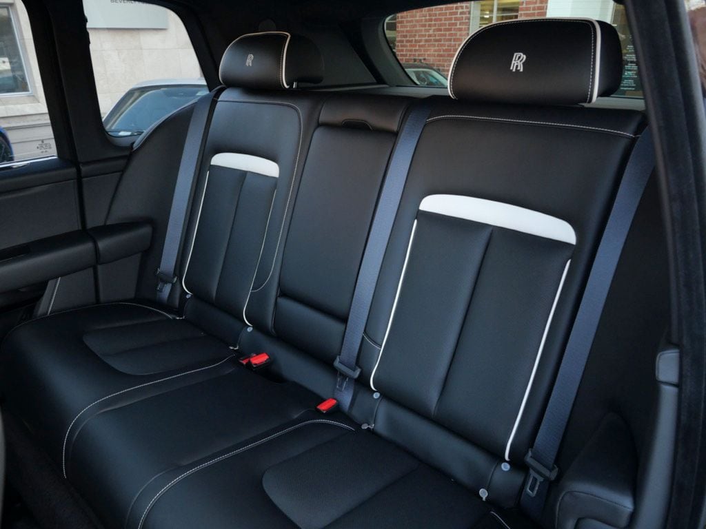 2023 Rolls-Royce Cullinan photo 3