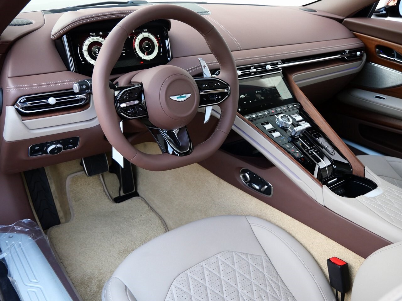 2025 Aston Martin DB12 AM5 photo 3