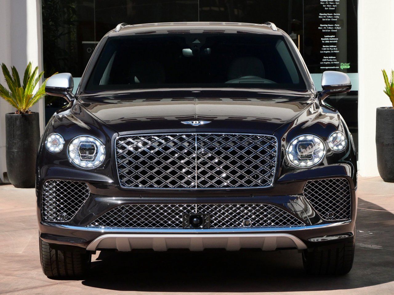 2025 Bentley Bentayga EWB Mulliner photo 5