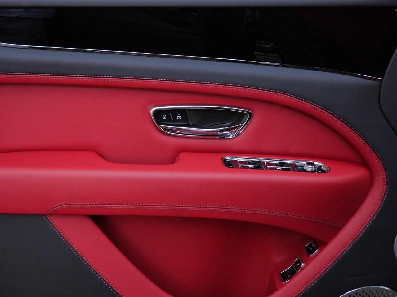 2025 Bentley Bentayga Mulliner - Photo 16