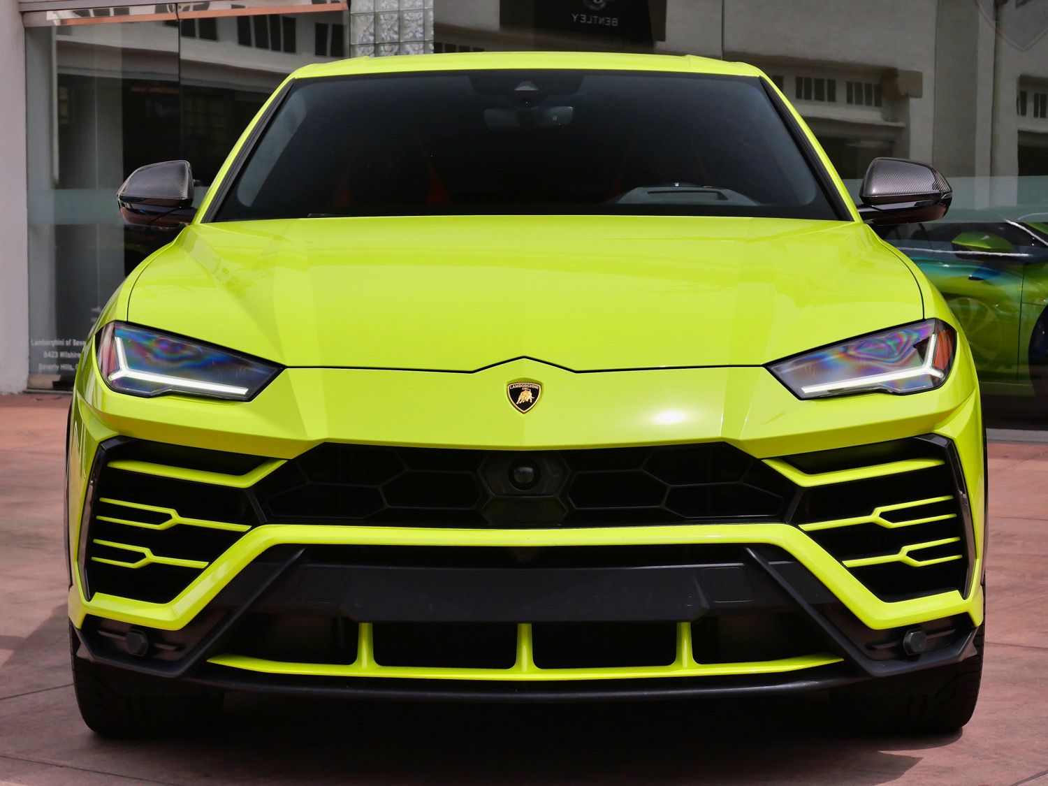 2022 Lamborghini Urus photo 2