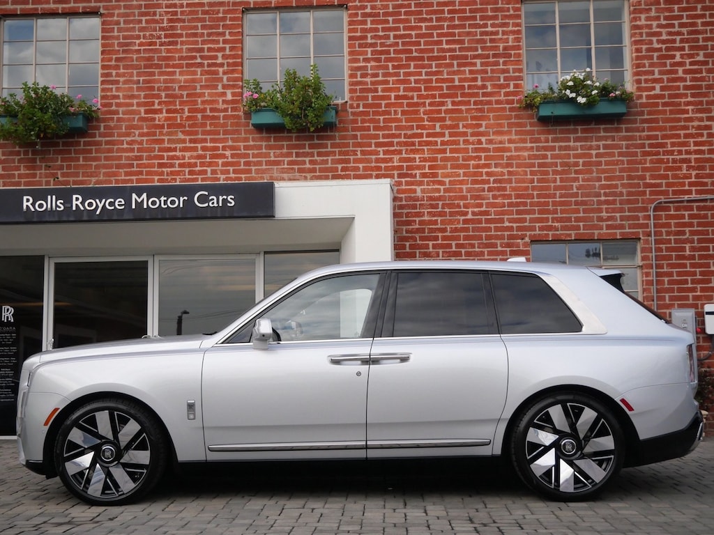 New 2025 Rolls-Royce Cullinan SUV