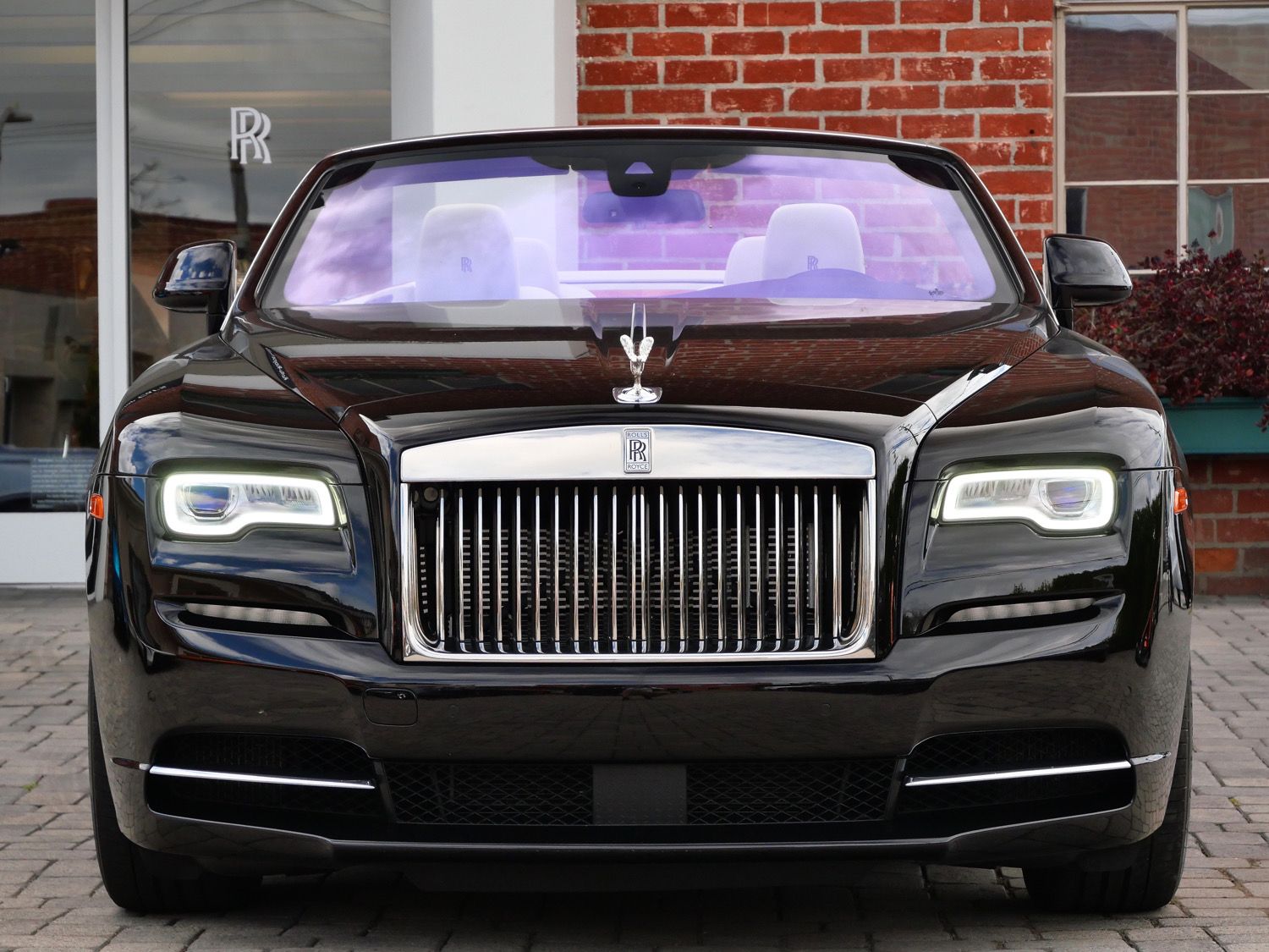 2017 Rolls-Royce Dawn photo 4