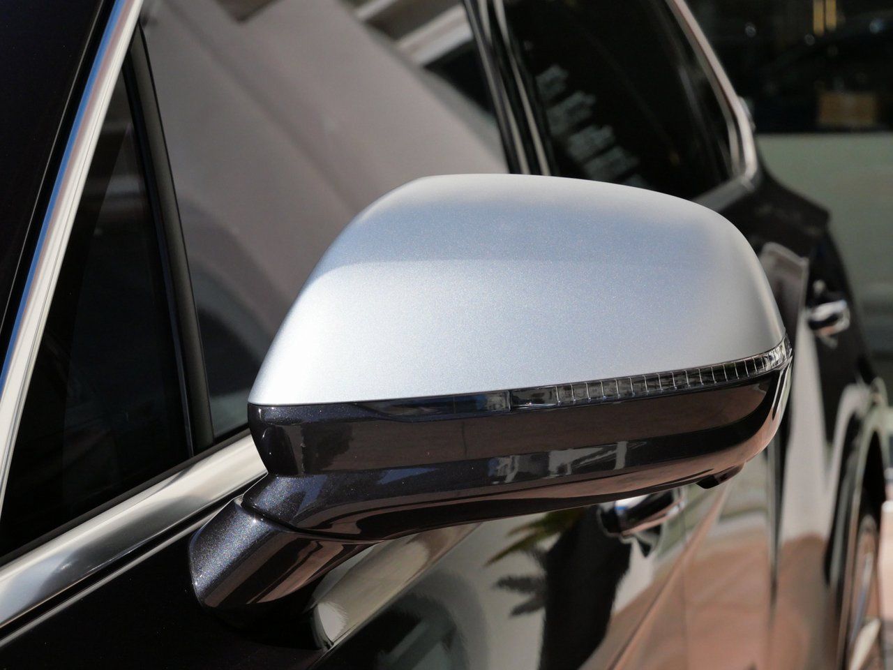 2025 Bentley Bentayga Mulliner - Photo 9