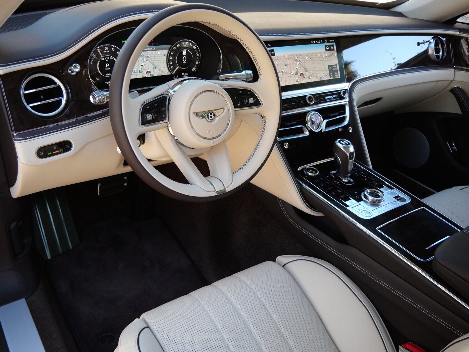 2026 Bentley Flying Spur photo 2