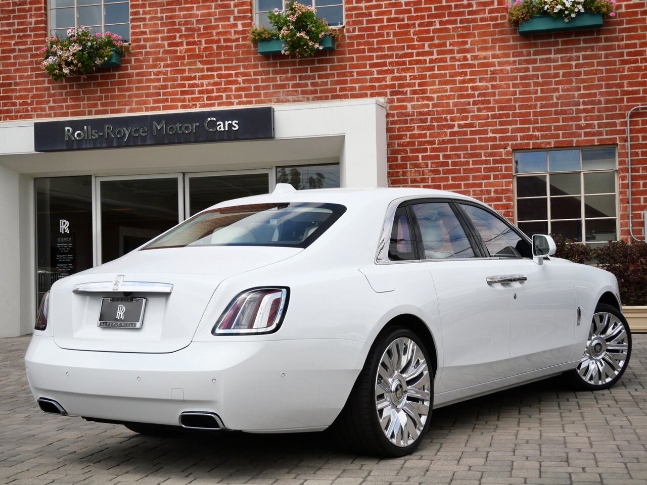 2025 Rolls Royce Ghost RR photo 2