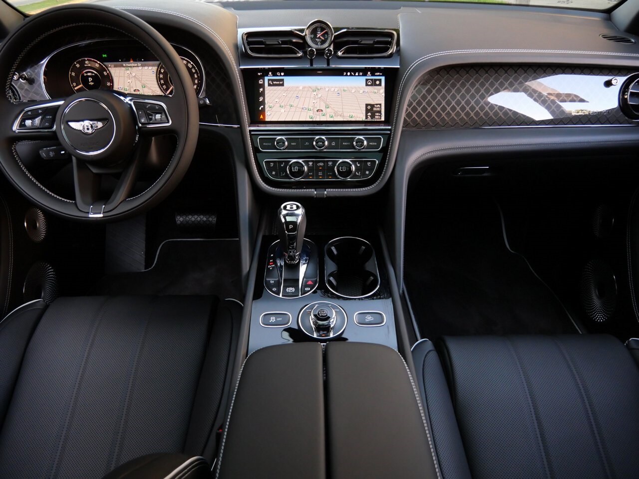 2025 Bentley Bentayga S photo 4