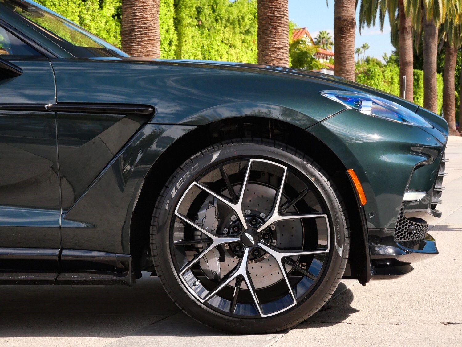 2026 Aston Martin DBX DBX707 photo 4