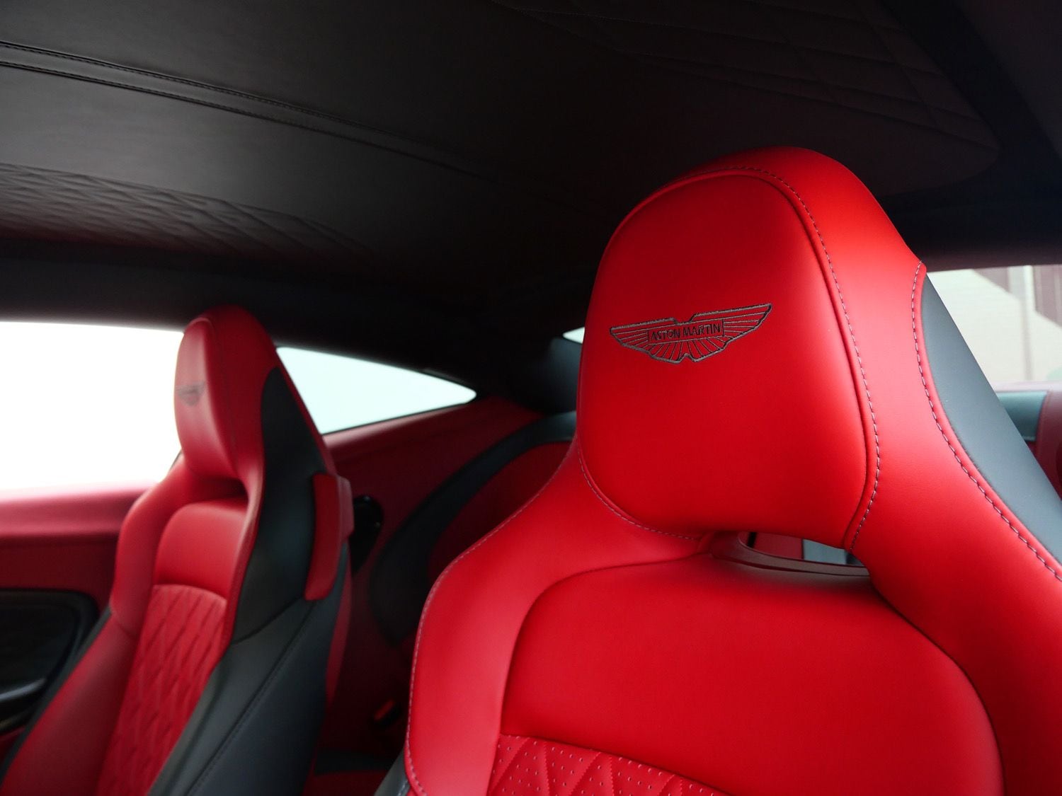 2024 Aston Martin DB12 Coupe photo 4