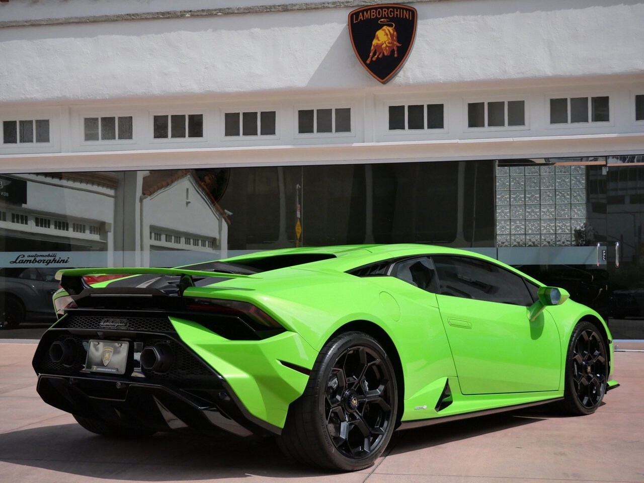 2024 Lamborghini Huracan Tecnica photo 3
