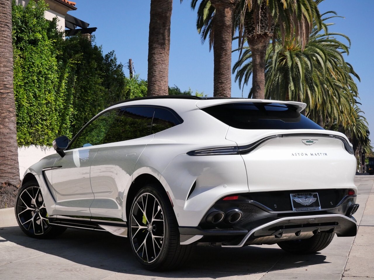 2025 Aston Martin DBX AM8 DBX707 photo 2