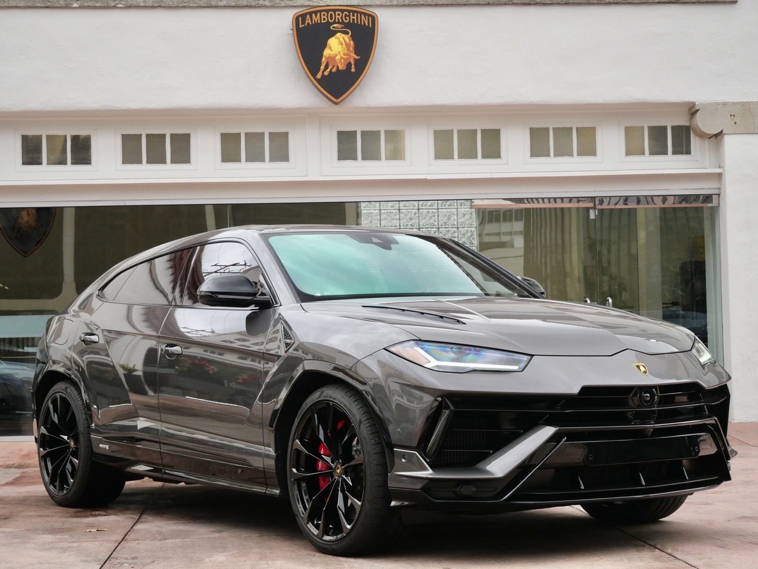 2024 Lamborghini Urus S's photo