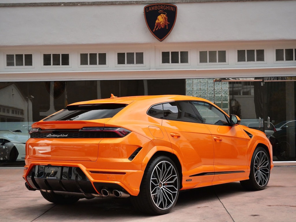 Used 2025 Lamborghini Urus SE SUV