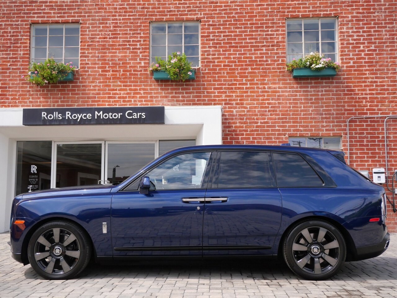 2021 Rolls Royce Cullinan RR31 photo 3