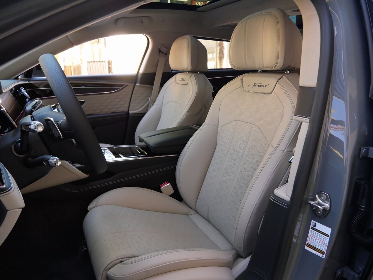 2025 Bentley Flying Spur Speed photo 2