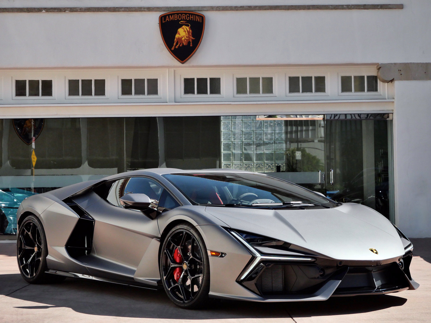 Lamborghini Revuelto
