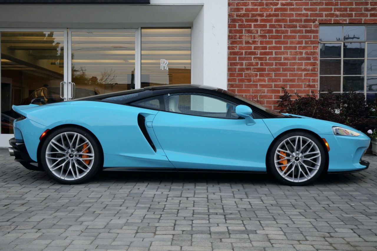 2023 McLaren GT photo 2