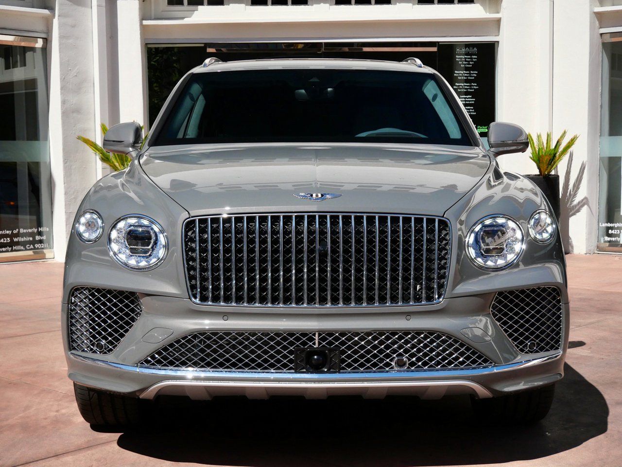 2025 Bentley Bentayga - Photo 10
