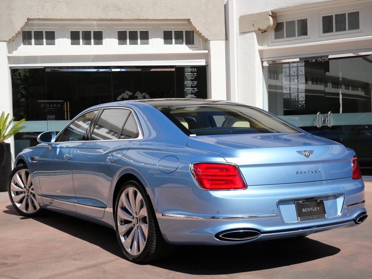 2026 Bentley Flying Spur Azure photo 3