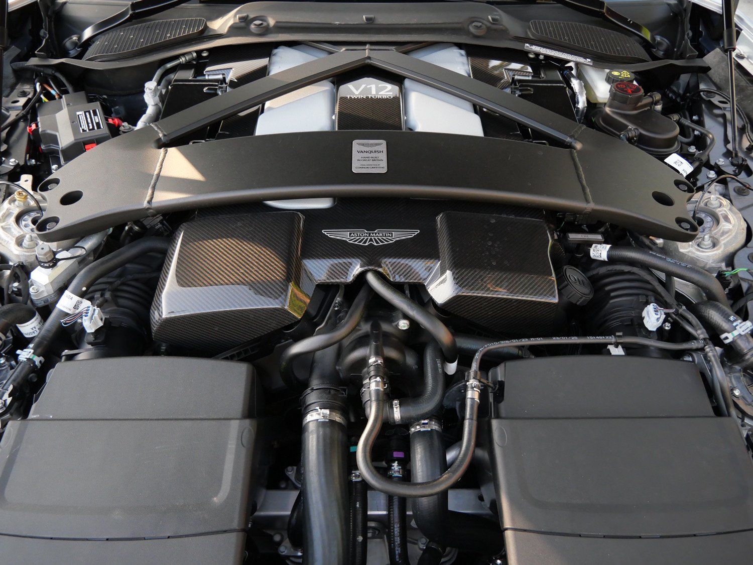 2026 Aston Martin Vanquish Base - Photo 24