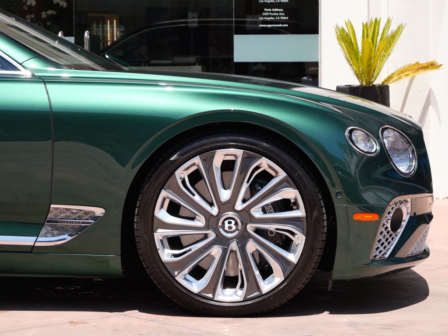 2022 Bentley Continental GTC V8 Mulliner photo 5