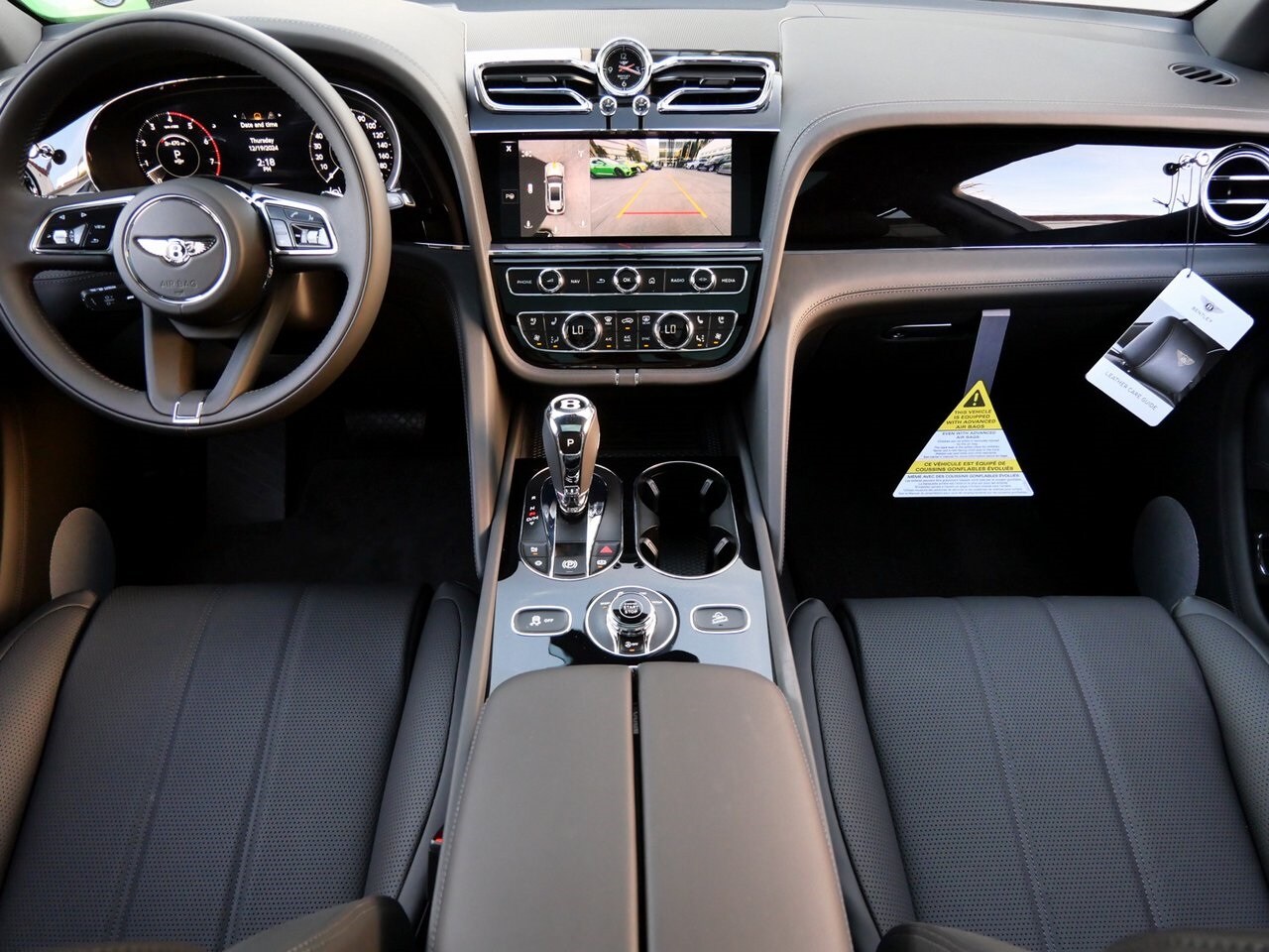 2024 Bentley Bentayga EWB photo 4