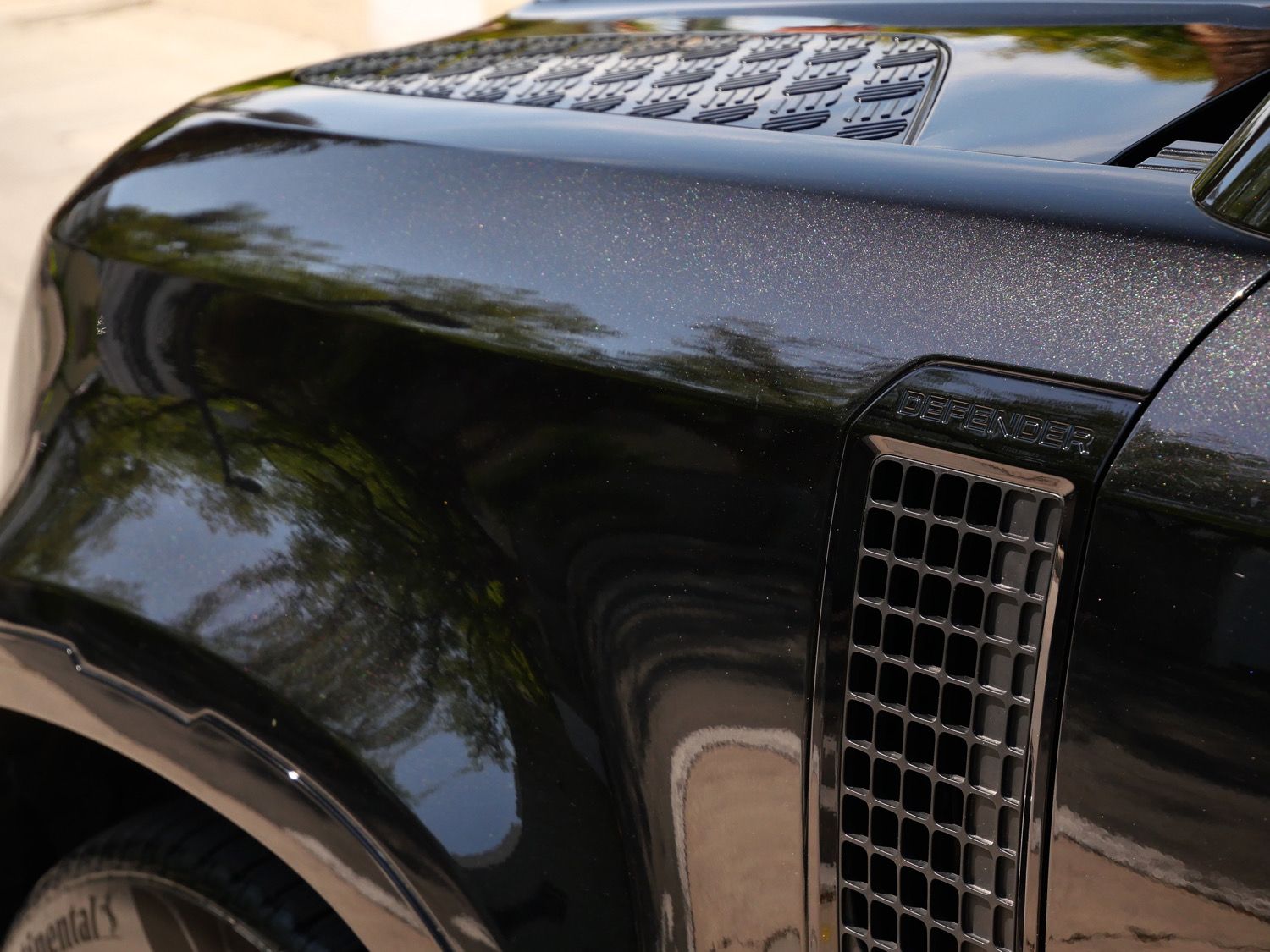 2024 Land Rover Defender 110 V8 photo 4