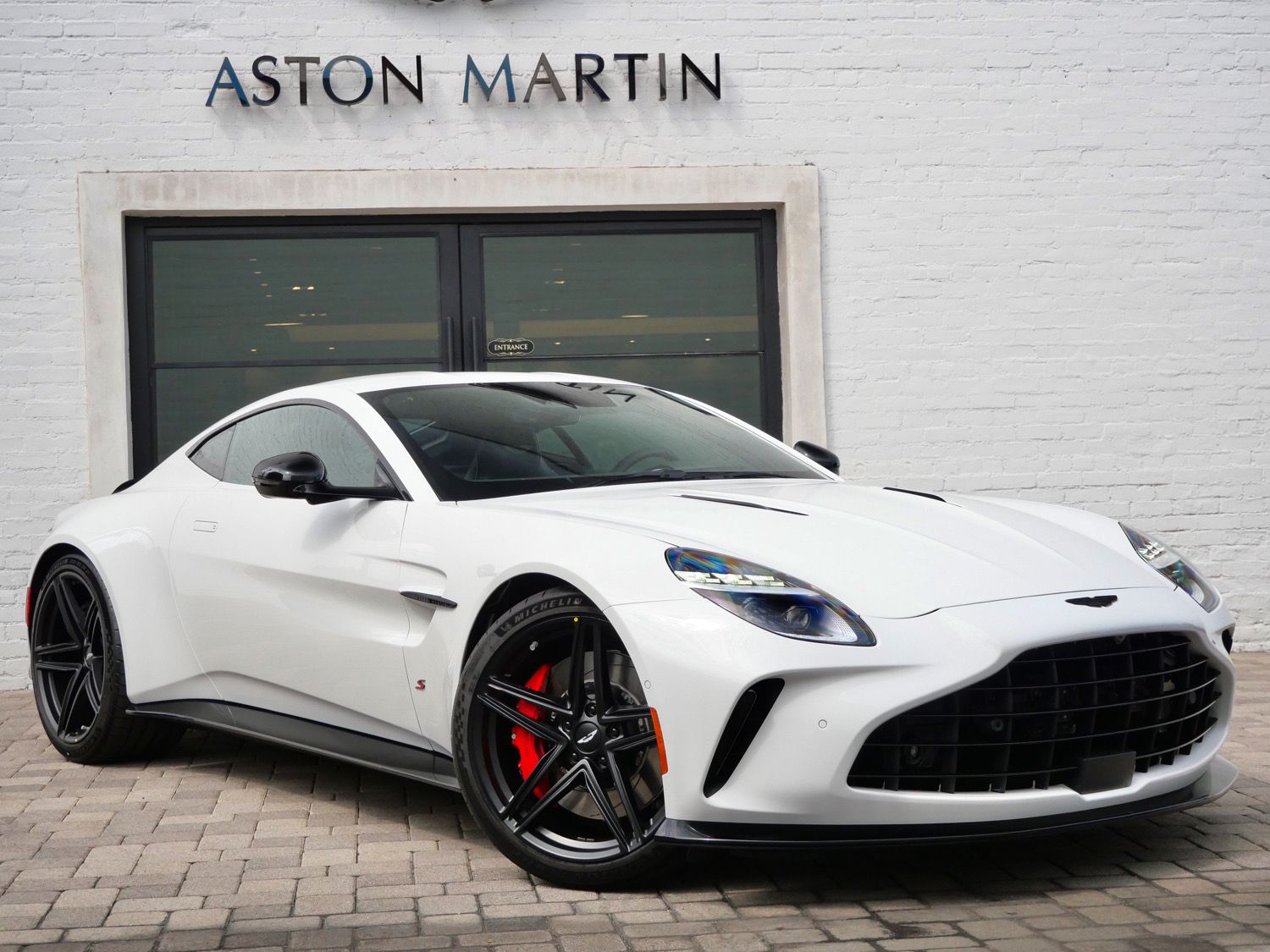  Aston Martin Vantage
