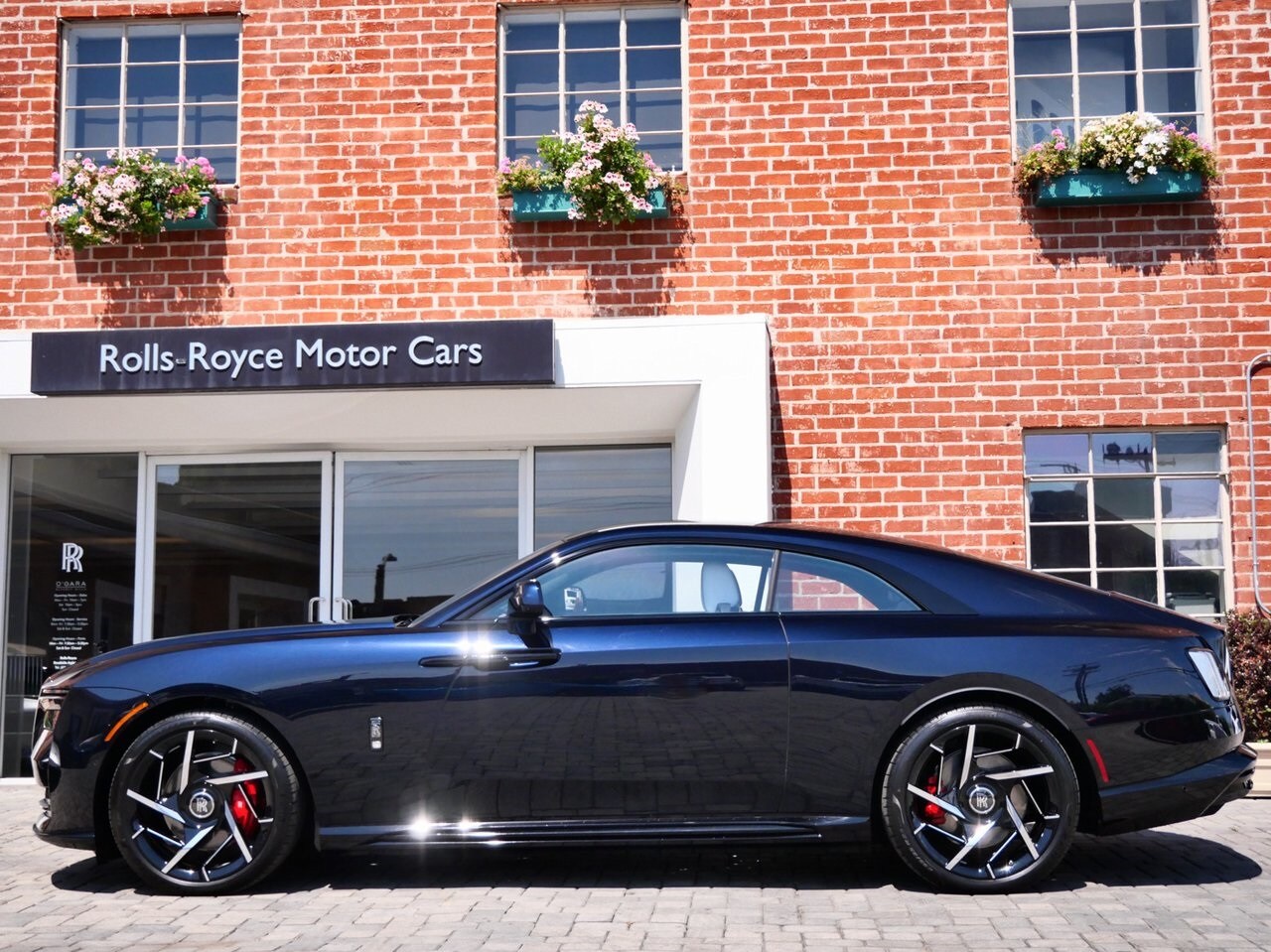 2025 Rolls Royce Spectre photo 3