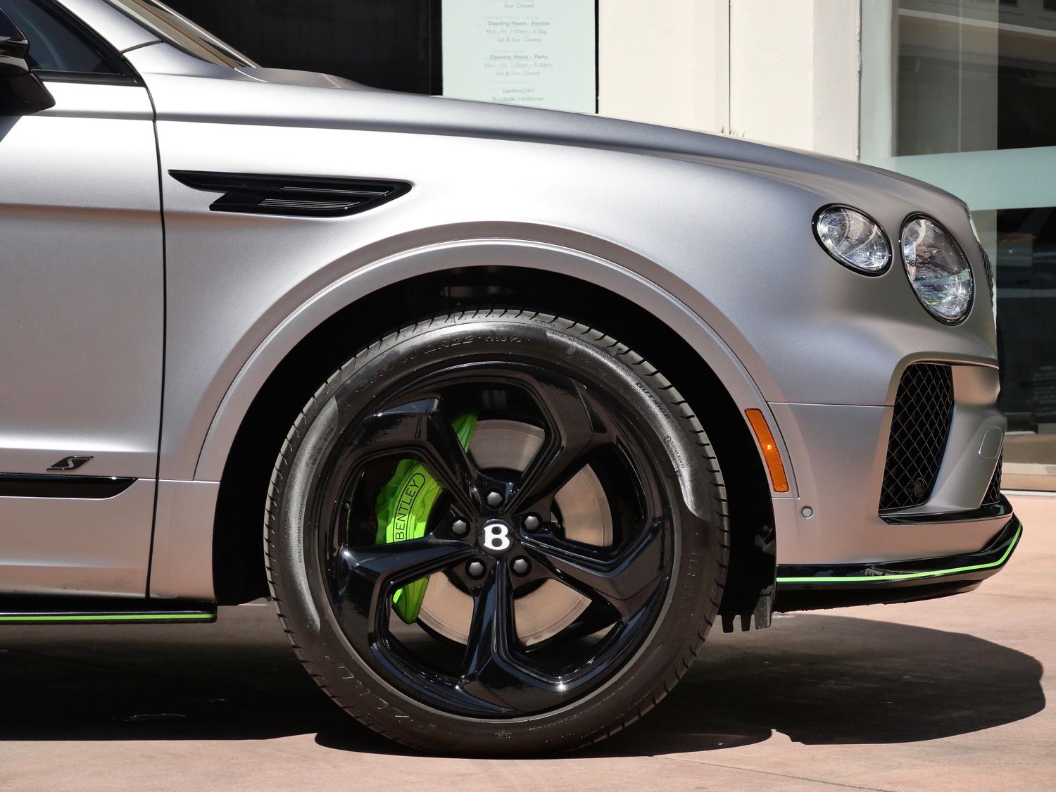 2025 Bentley Bentayga Black Edition - Photo 6