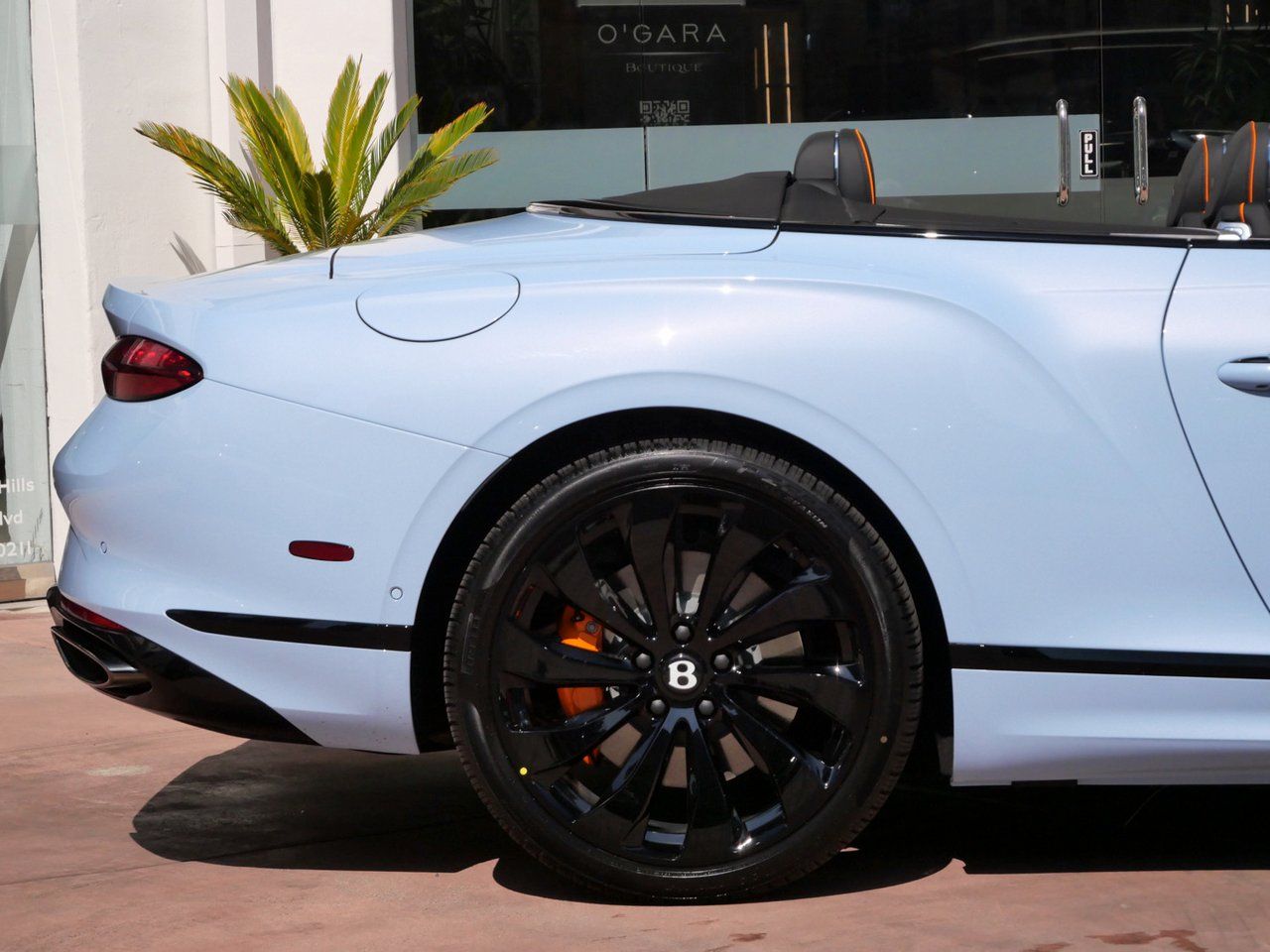 2026 Bentley Continental GTC Azure - Photo 9