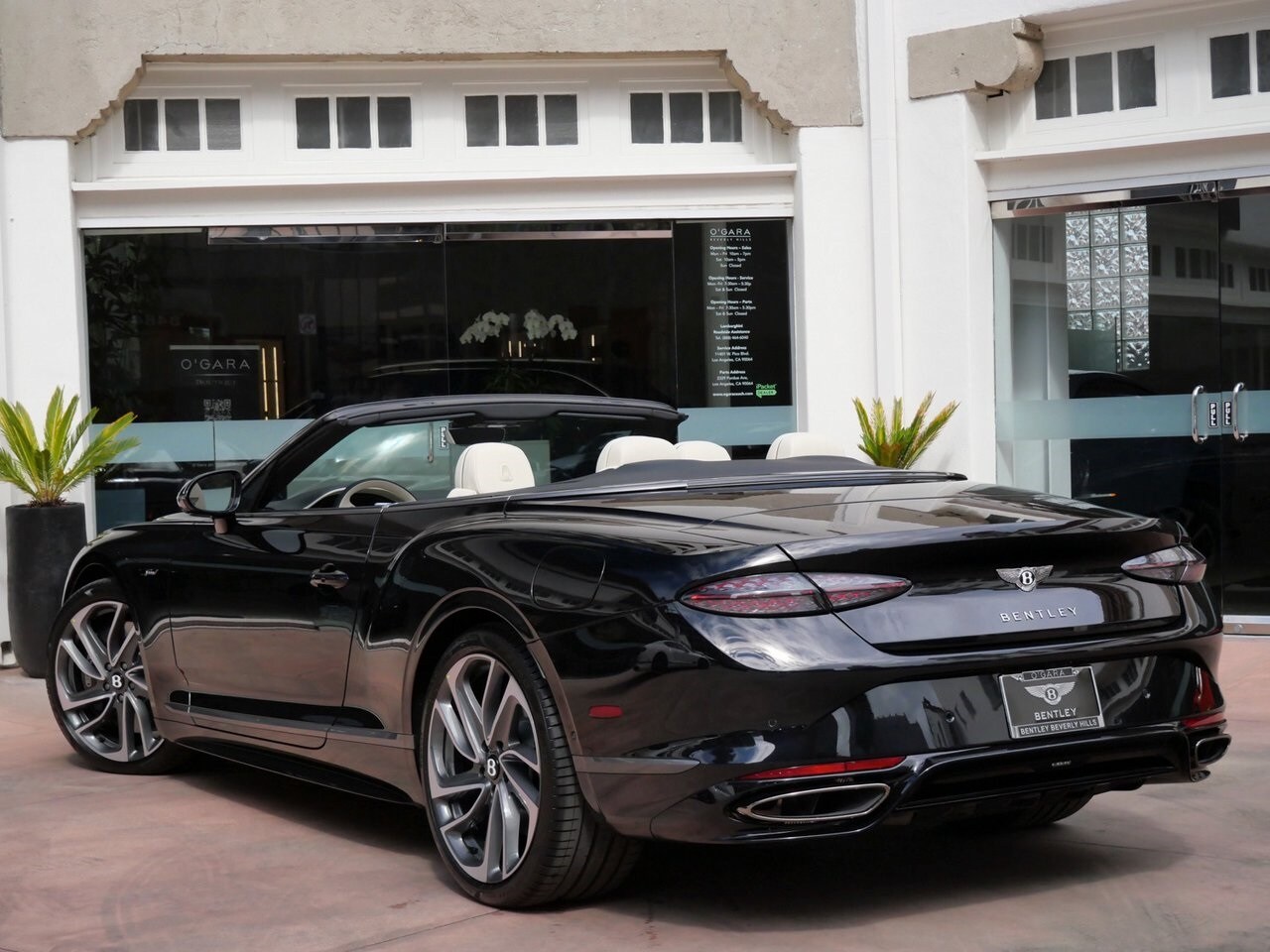 2025 Bentley Continental GTC Speed photo 3