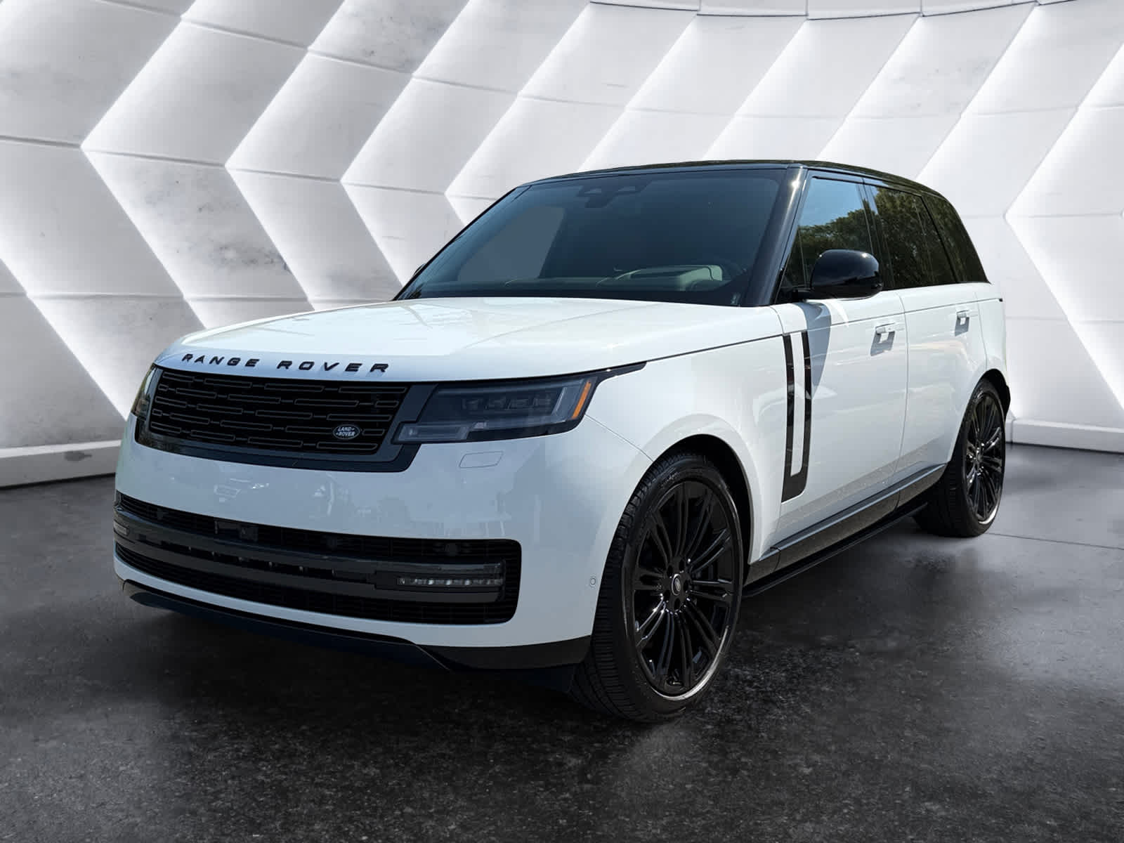 Used 2024 Land Rover Range Rover SE with VIN SALKP9E97RA226102 for sale in Wayland, MA