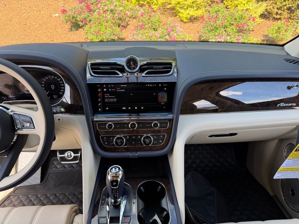 Bentley Bentayga Azure
