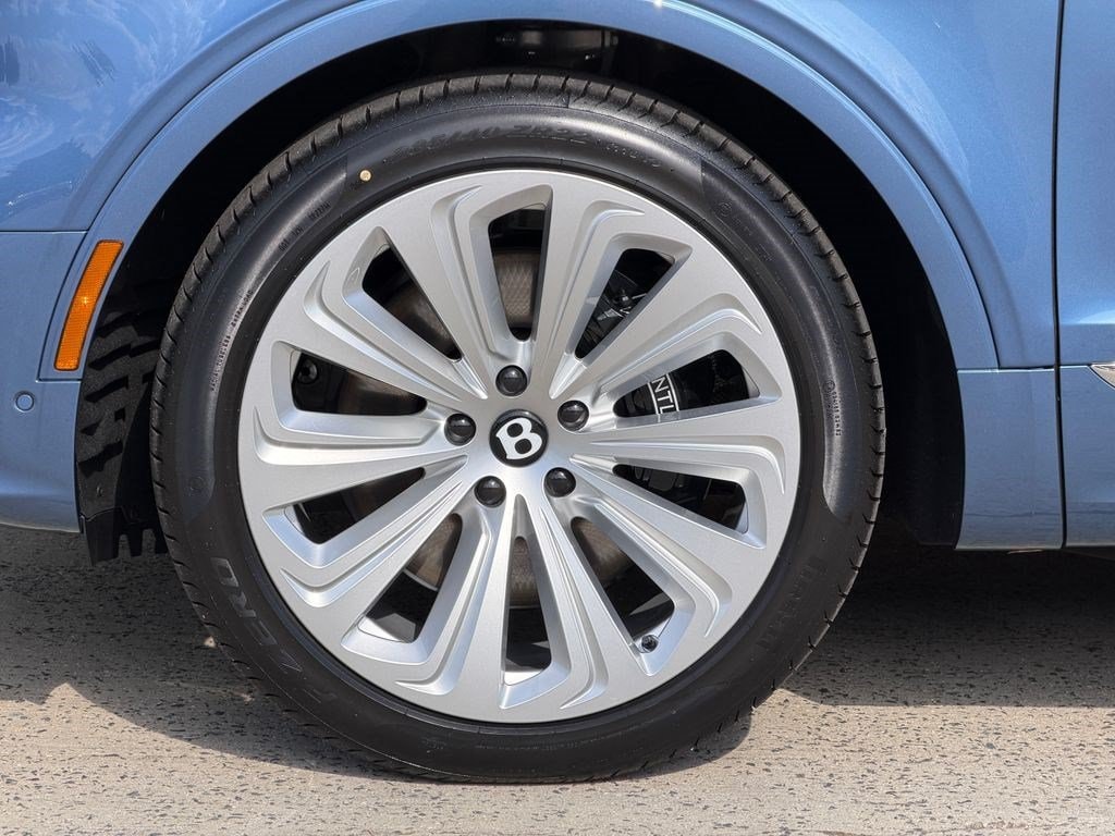 Bentley Bentayga Azure