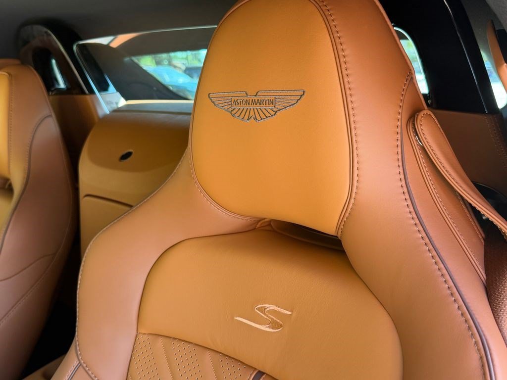 Aston Martin Vantage S