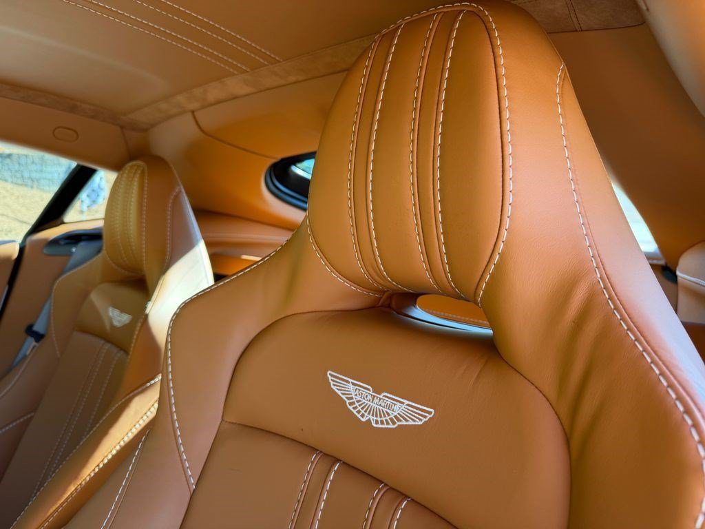 Aston Martin Vantage
