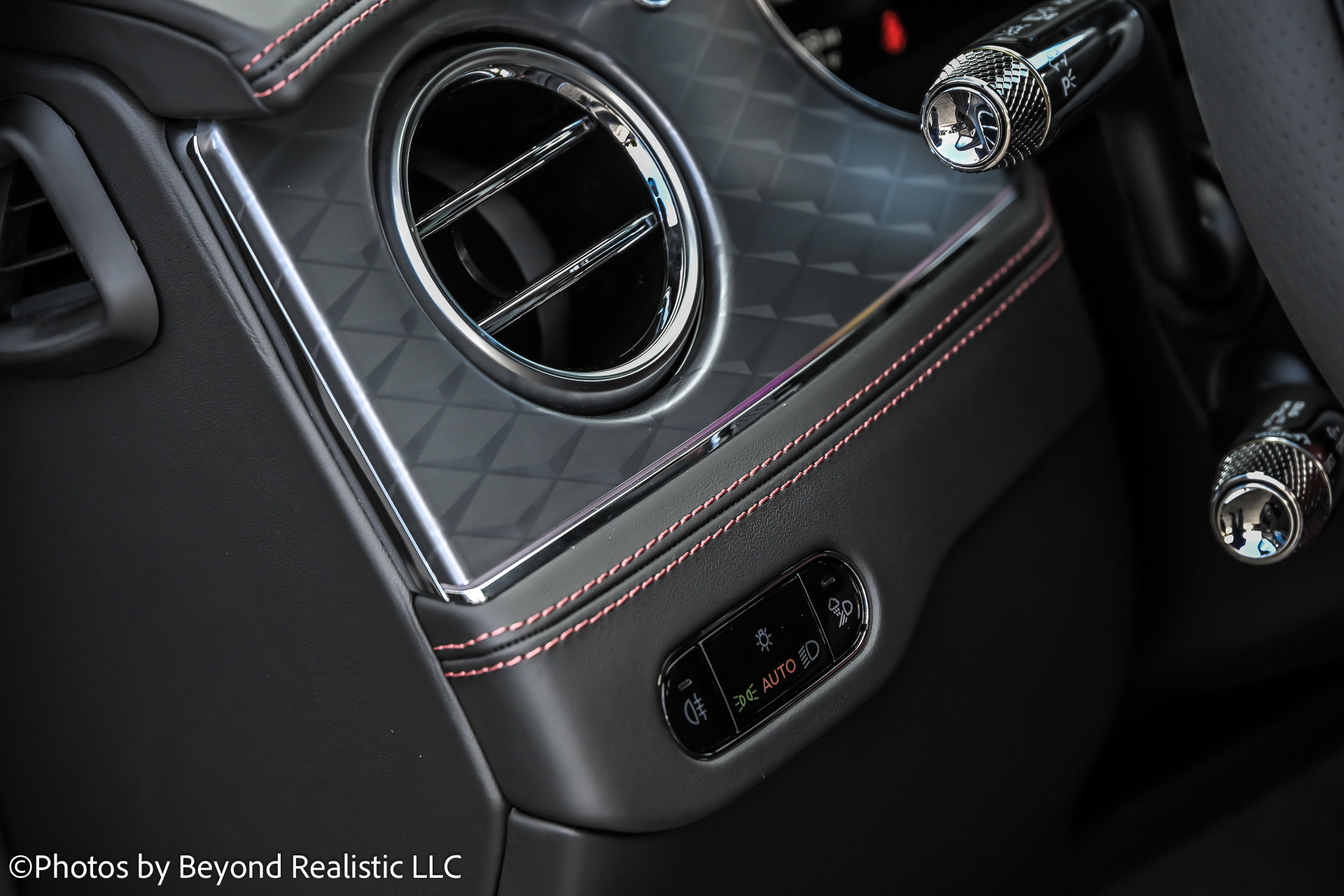 2025 Bentley Flying Spur - Photo 34