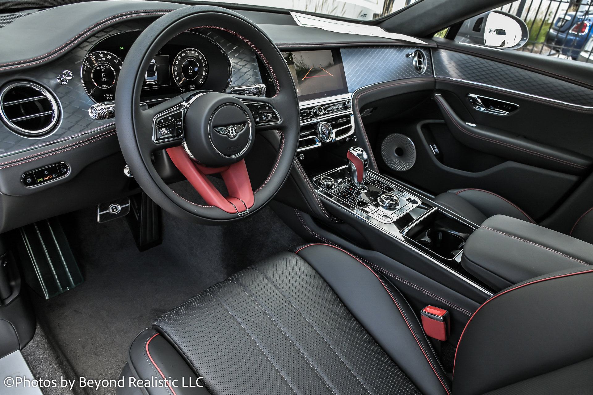 2025 Bentley Flying Spur - Photo 24